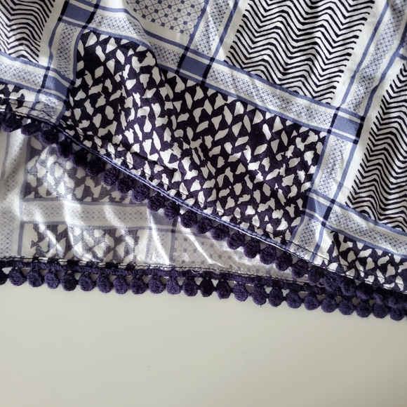 Patterned Romper - Picture 4 of 7